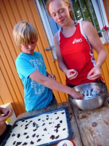Kuchen backen mit Geb.-Kind Michaela