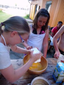 Kuchen backen mit Geb.Kind Michaela_1