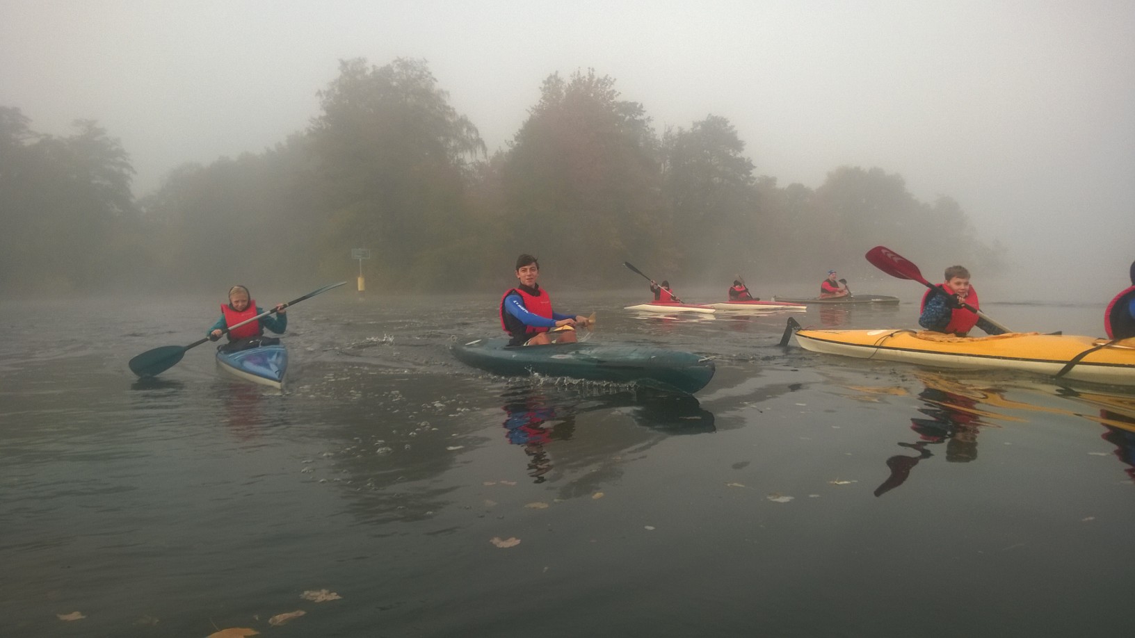 Abpaddeln im Nebel – Erkneraner Kanuten gehen in die Winterpause
