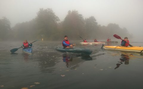 Abpaddeln im Nebel – Erkneraner Kanuten gehen in die Winterpause