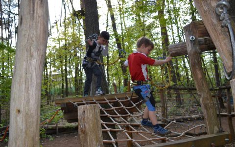 MINIS: Sport in luftiger Höhe – Bambini-Kletterparcour Grünheide