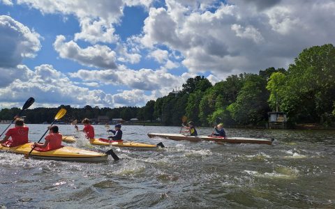 Kanu-Kids: Sommerkanucamp – Sommerferien im Kajak erleben