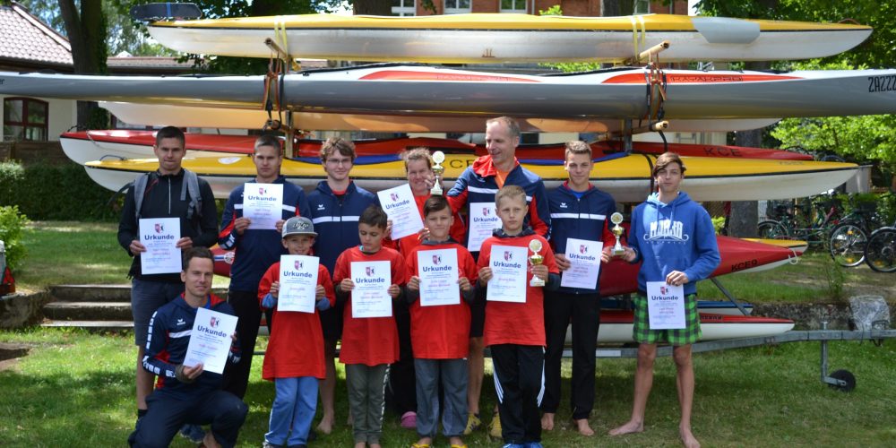 KANU-JUGEND: 9 bis 17-jährige Erkneraner Kanuten schnellste Boote beim Drittel-/Halbmarathon in Berlin
