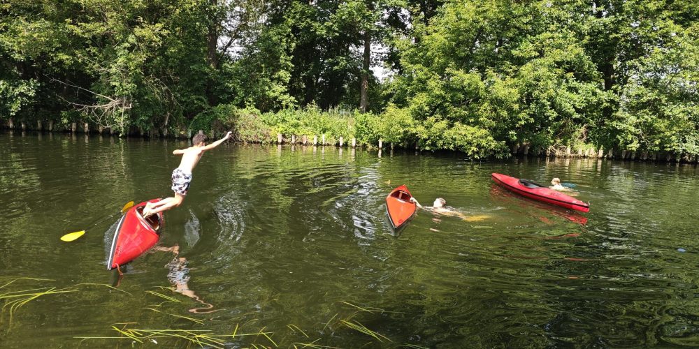 Kanu-Jugend: Hitzewelle gut gemeistert – Schwimm- und Kentertraining