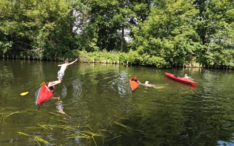 Kanu-Jugend: Hitzewelle gut gemeistert – Schwimm- und Kentertraining